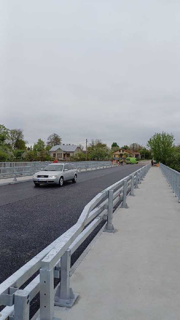 Відновлено рух вантажного та легкового автомобільного транспорту по мостовому переходу через річку Рата в м.Великі Мости