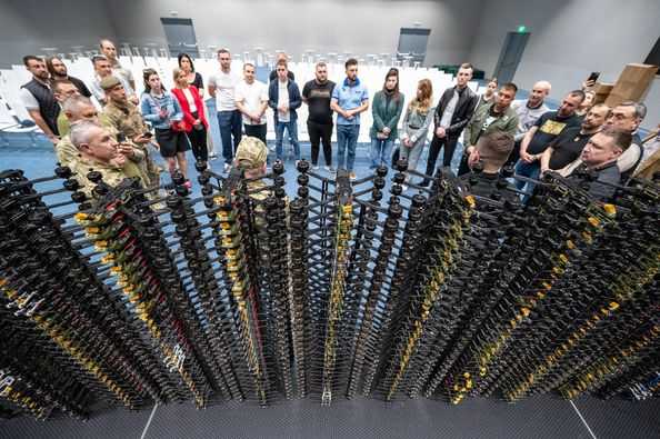 Зі Львівщини на передову вирушили ще 706 бойових безпілотників різних типів.