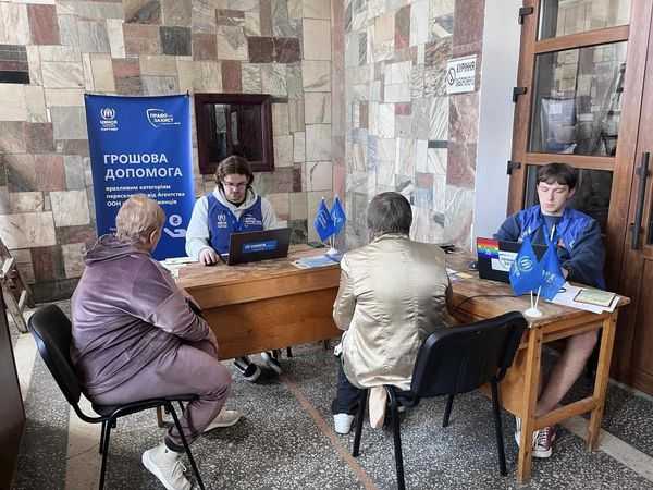 Координаційний центр при Червоноградській РВА продовжує допомагати людям, які опинились у складних життєвих обставинах