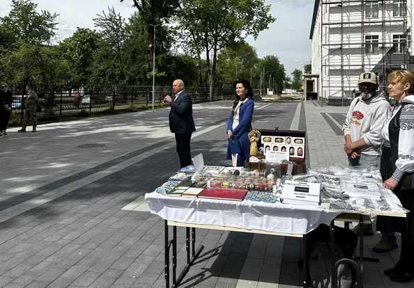 Для курсантів Червоноградського військового ліцею презентували виставку виробів народного мистецтва нашого краю