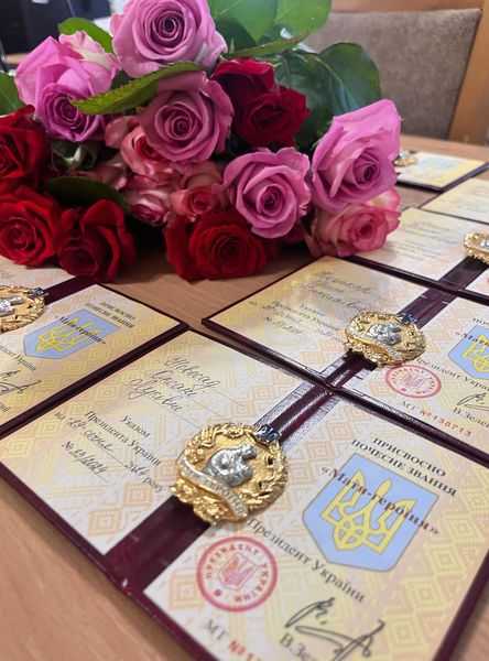 Сьогодні відзнаки «Мати-героїня» та нагрудні знаки до почесного звання отримали жінки Сокальської громади
