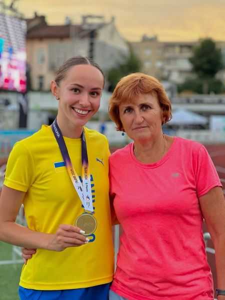 Легкоатлетка Аліна Лістунова - чемпіонка серед молоді у стрибках у довжину