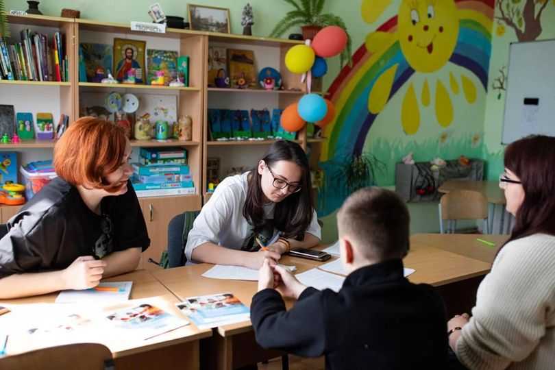 На Львівщині сім’ї, які виховують дітей із труднощами розвитку чи інвалідністю, можуть безкоштовно проконсультуватися зі спеціалістами та отримати допомогу