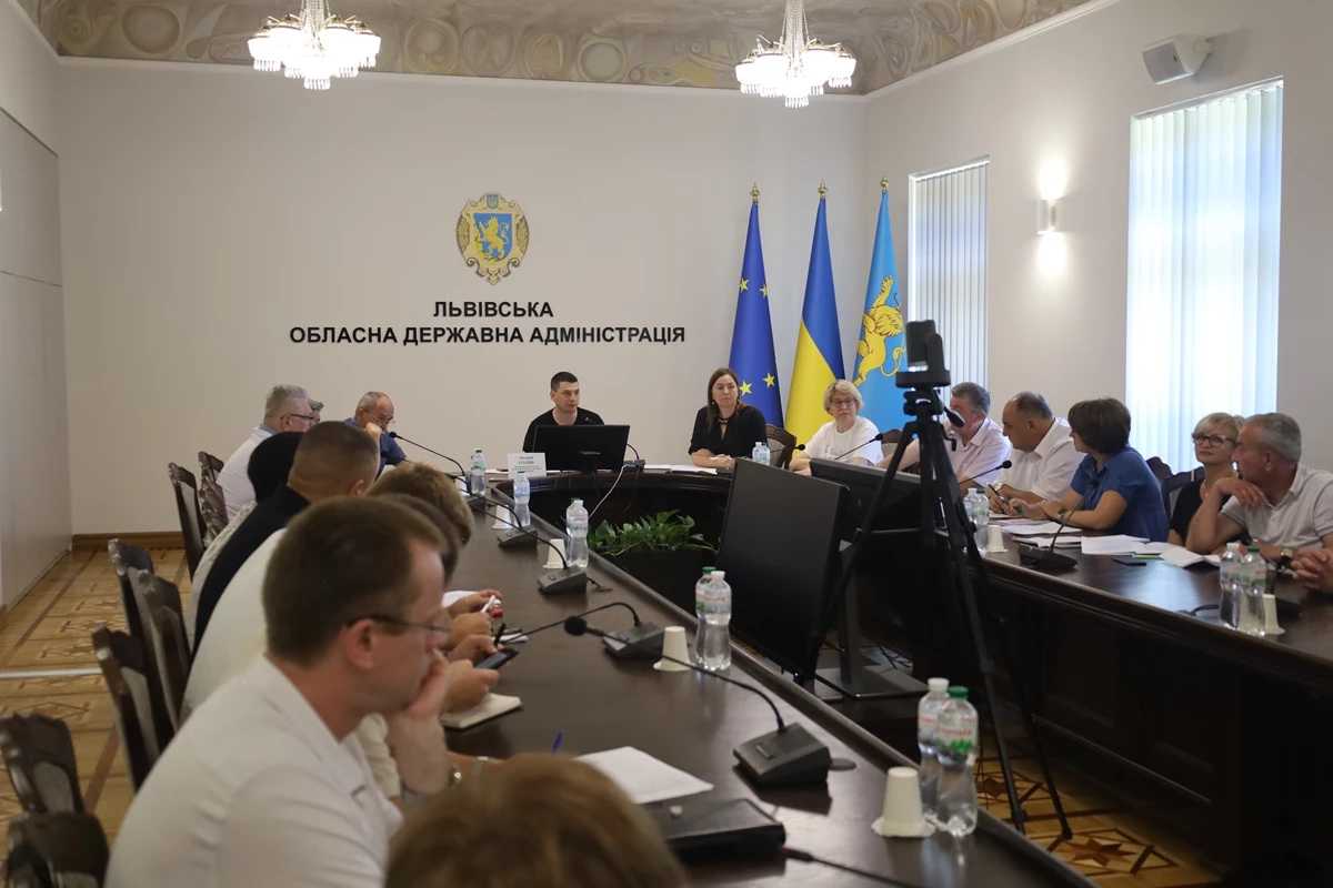 У Львівській ОДА відбулась нарада щодо готовності загальних закладів охорони здоров’я спроможної мережі до опалювального сезону в умовах воєнних викликів