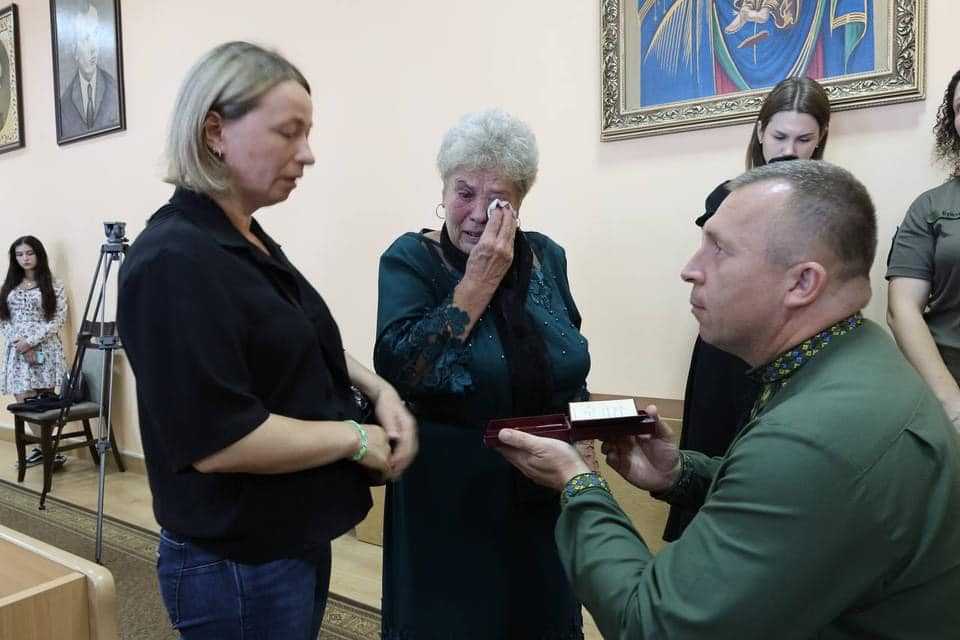 Рідним полеглих Героїв Червоноградської громади вручили посмертні нагороди