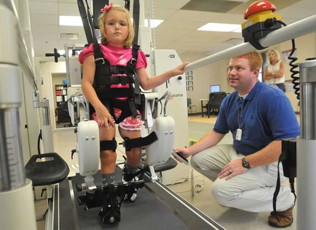 Понад 800 дітей з інвалідністю вже скористалися можливістю безкоштовної реабілітації: як подати заявку