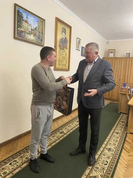 На Радехівщині для дитини-сироти придбали житло