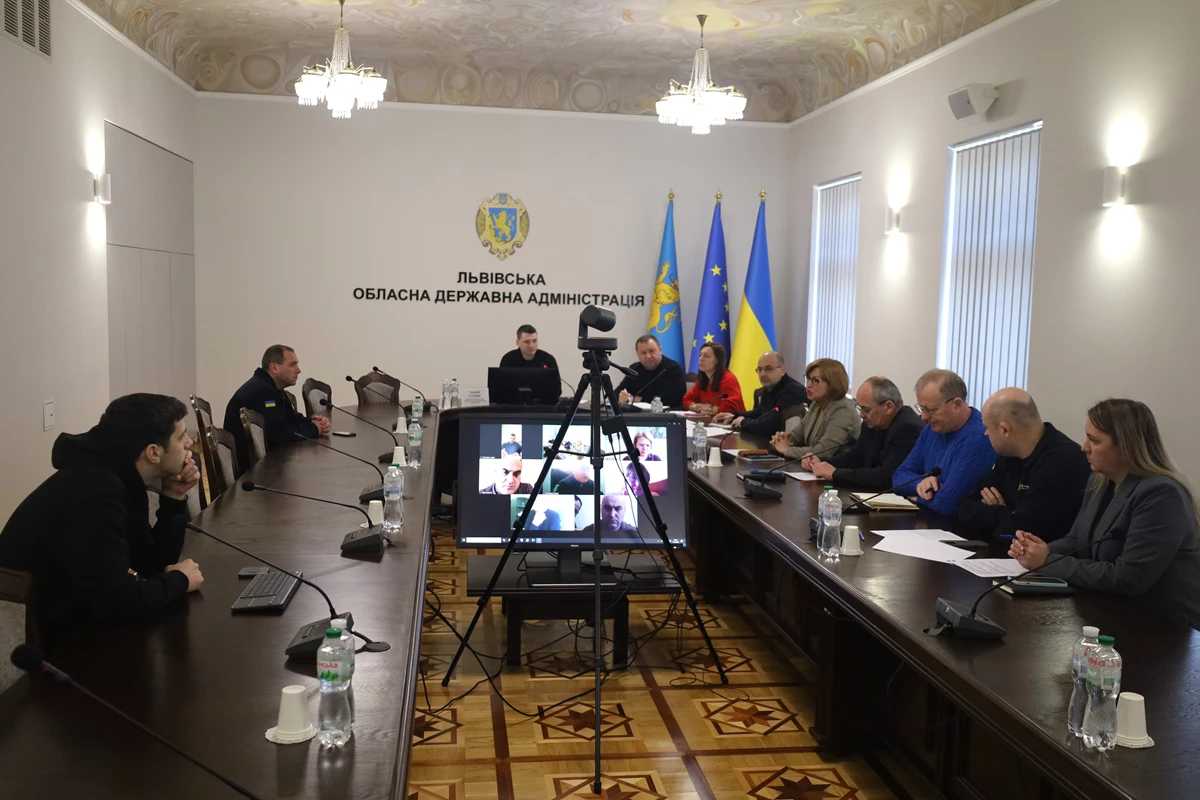 Через зростання захворюваності на грип та ГРВІ Львівська ОВА рекомендує перейти на віддалену форму навчання