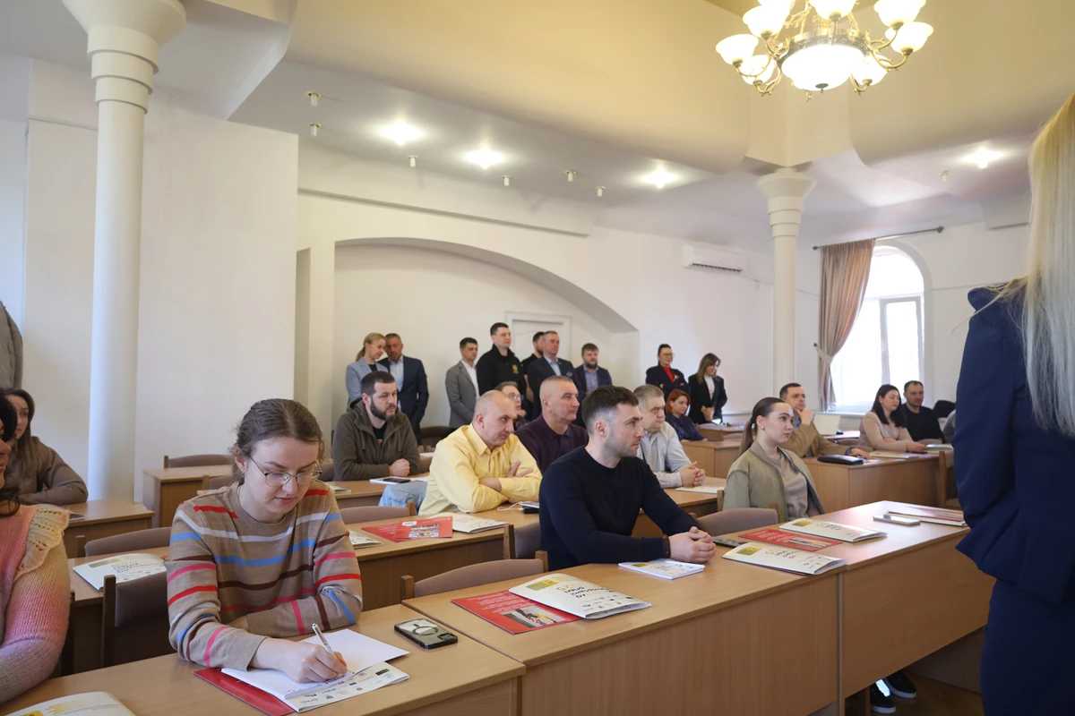 Школа міжнародної торгівлі: стартував освітній проєкт для волонтерів та підприємців Львівщини, присвячений зовнішньоекономічній діяльності