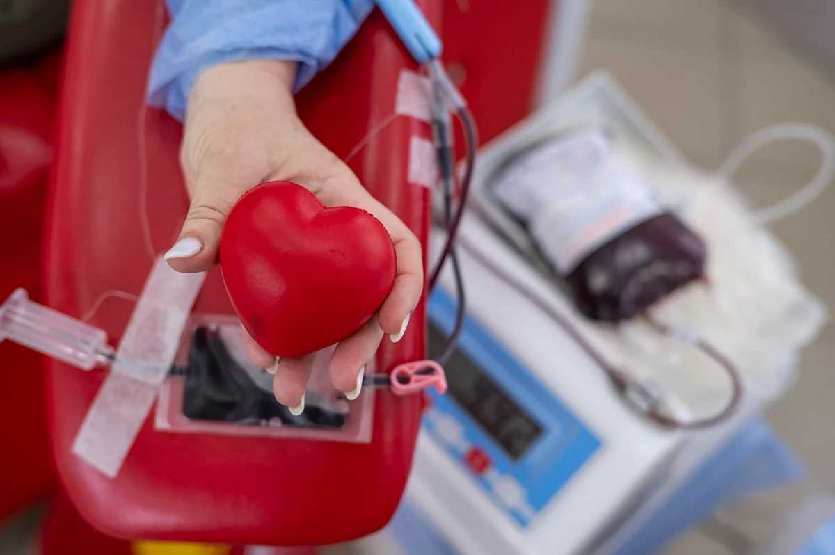 Врятуємо життя разом: де на Львівщині здати кров та як підготуватися до донації