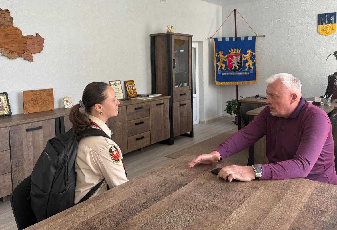 Андрій Дяченко провів зустріч з керівницею станиці пласту в Шептицькому