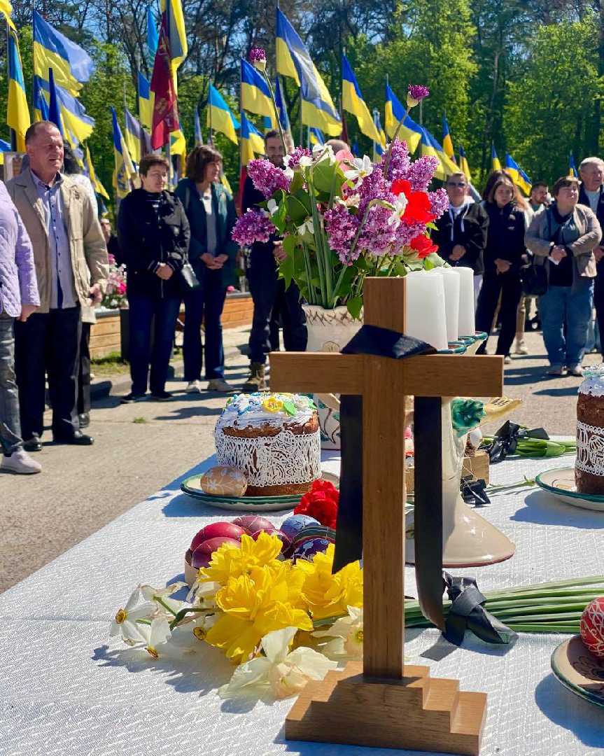 Сьогодні, у Провідну неділю, ми молилися за душі наших Воїнів