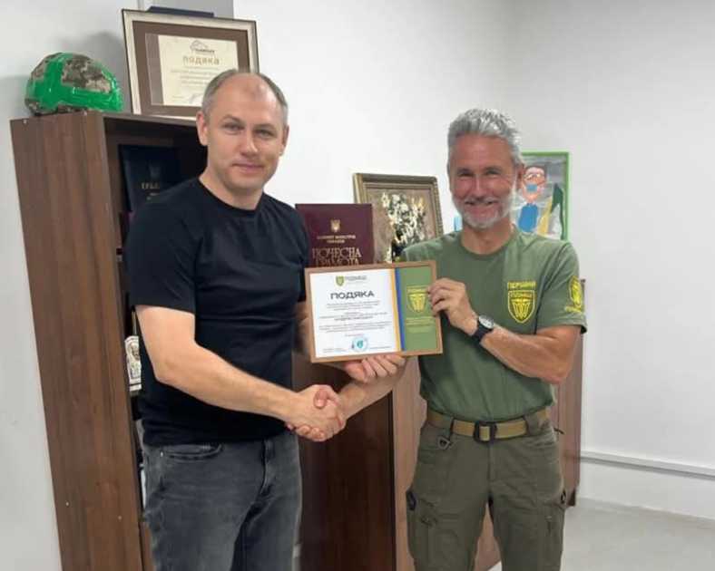 Львівський обласний центр екстреної медичної допомоги та медицини катастроф отримав відзнаку від добровольчого шпиталю