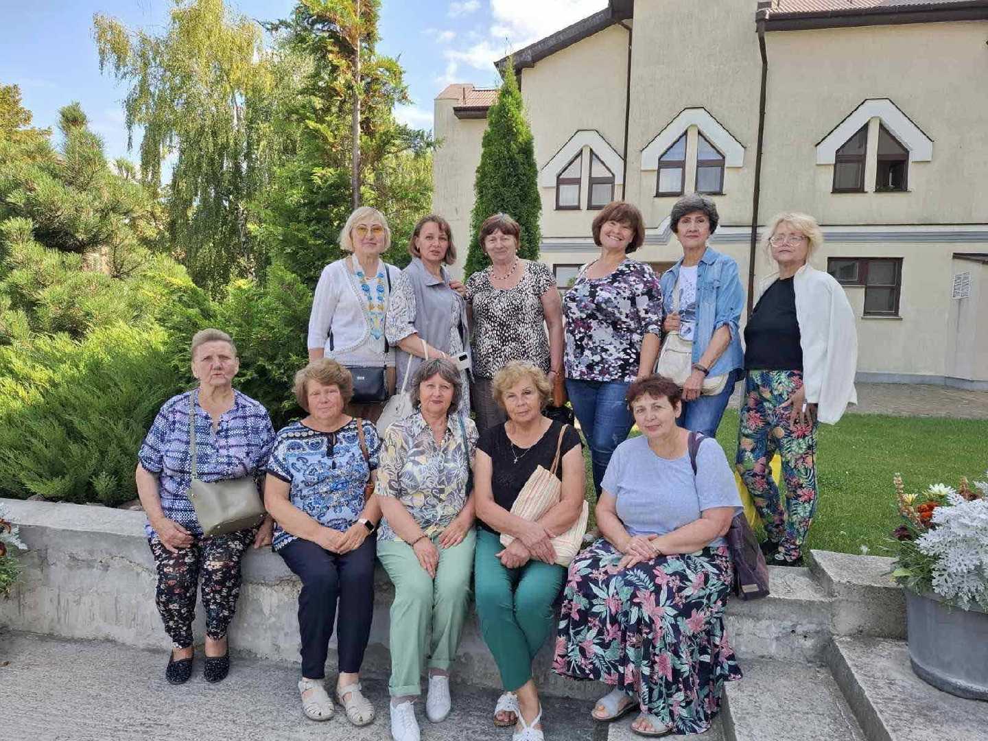 Координаційні центри продовжують допомагати людям
