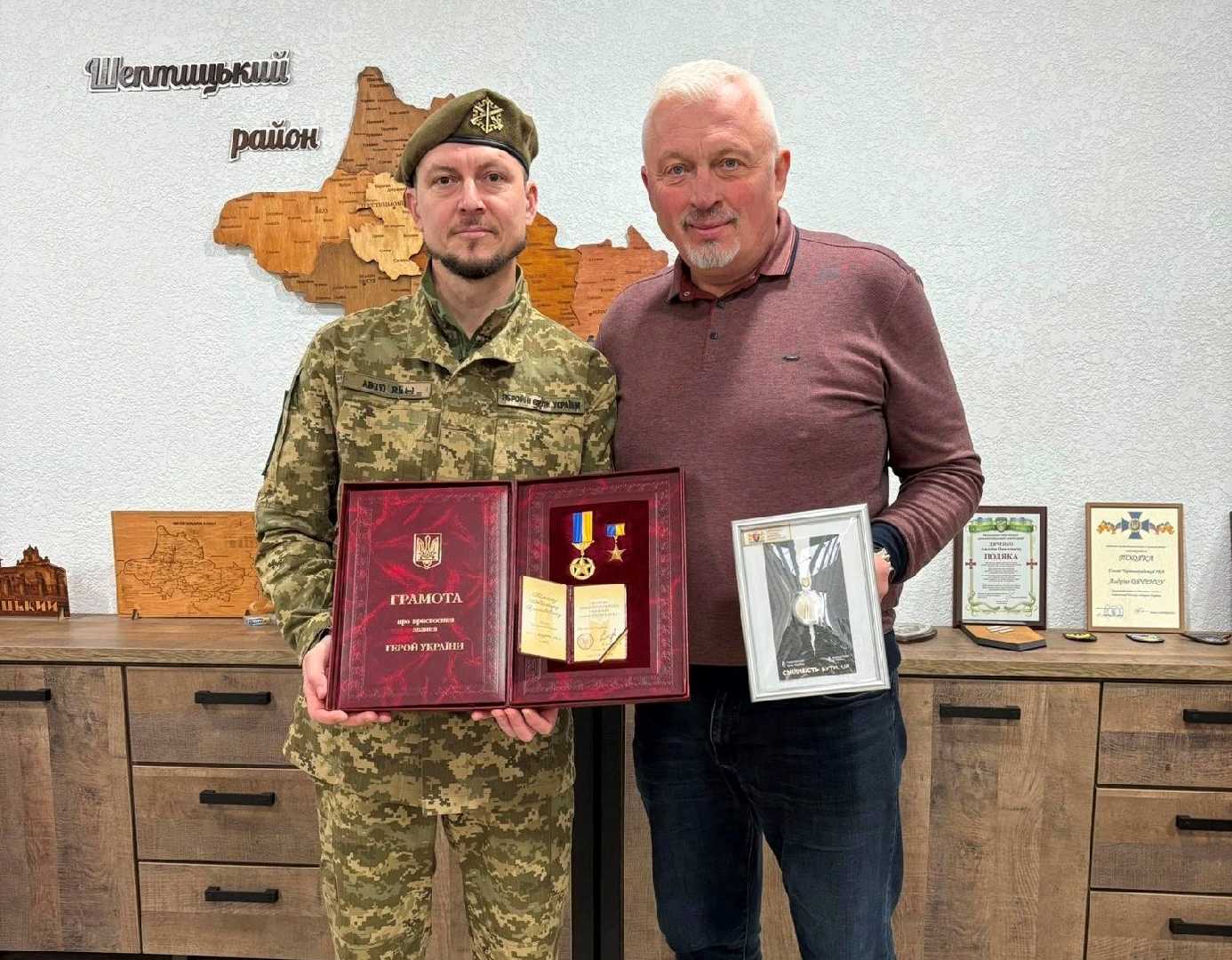 Начальник Шептицької РВА Андрій Дяченко зустрівся із Захисником Любомиром Мікалом