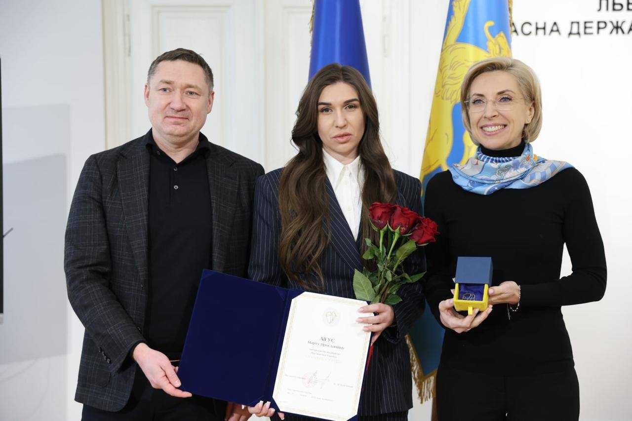 Троє волонтерів зі Львівщини отримали відзнаки Президента України «Золоте серце»