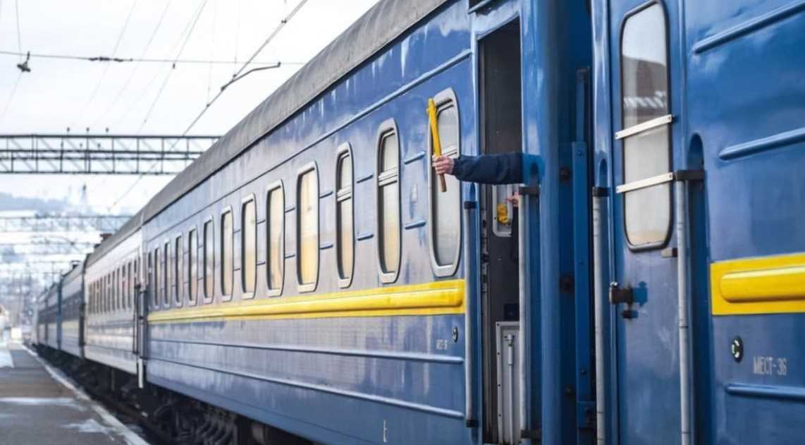 На Львівщині тимчасово не курсуватимуть деякі приміські поїзди