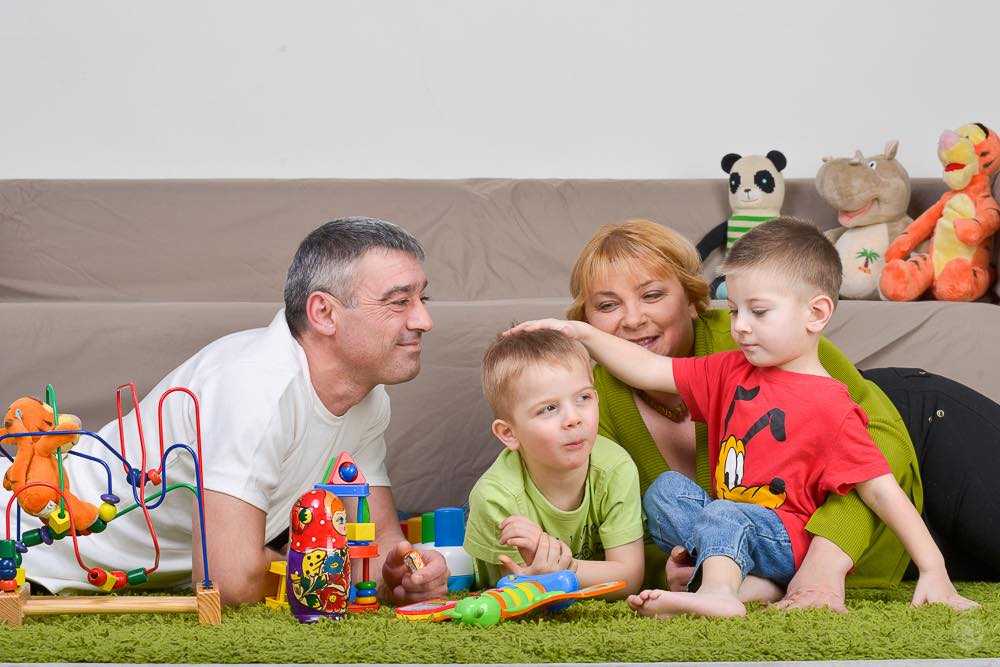 Як стати патронатним вихователем: допоможіть дитині у складні часи