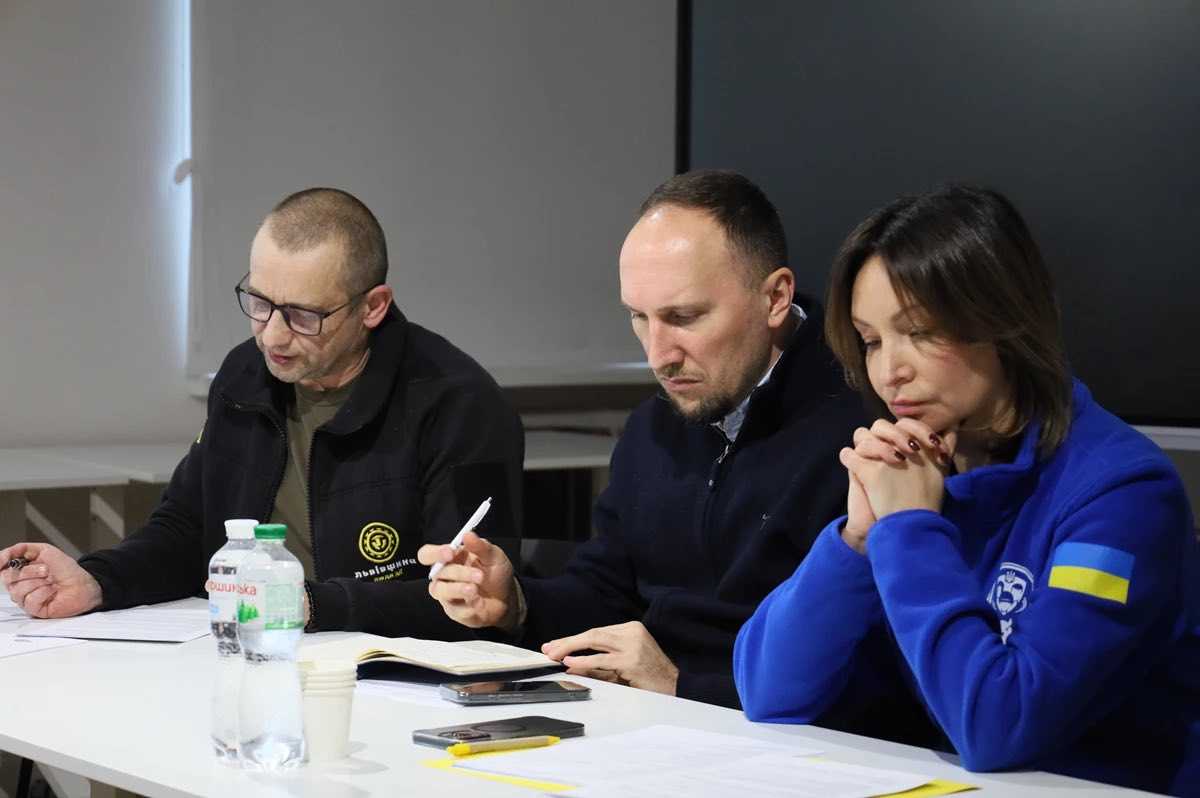 У Львівській ОВА зустрілися з родинами бійців військової частини 3002 Національної гвардії України