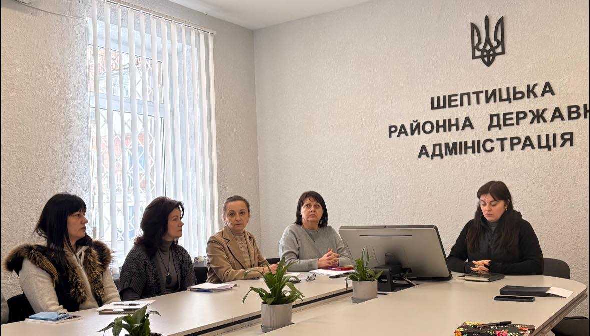 Ефективна комунікація з військовими: в адміністрації відбулася тематична лекція