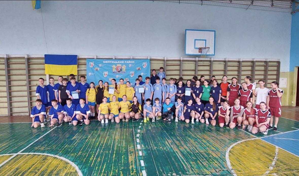 Добротвірські гандболісти готуються до обласного етапу «Пліч-о-пліч»