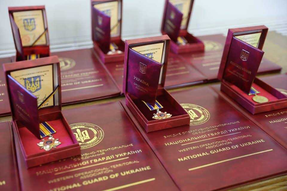 Родина внутрішньо переміщених осіб, яка проживає у Шептицькому районі  отримала державні нагороди загиблого сина-героя Івана Лічного