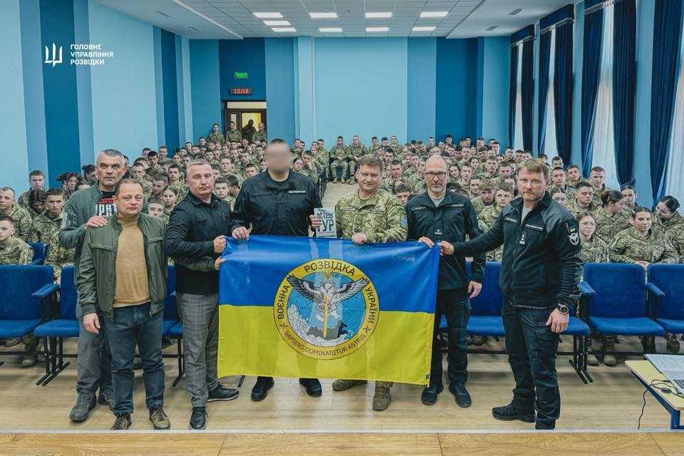 День добровольця у Шептицькому: місто відвідали воєнні розвідники