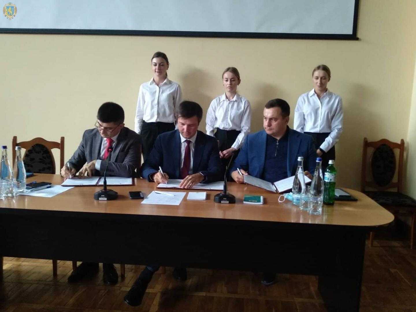 У Золочеві відбулась нарада з питань забезпечення розвитку сільських територій в контексті земельної реформи та ринку землі 