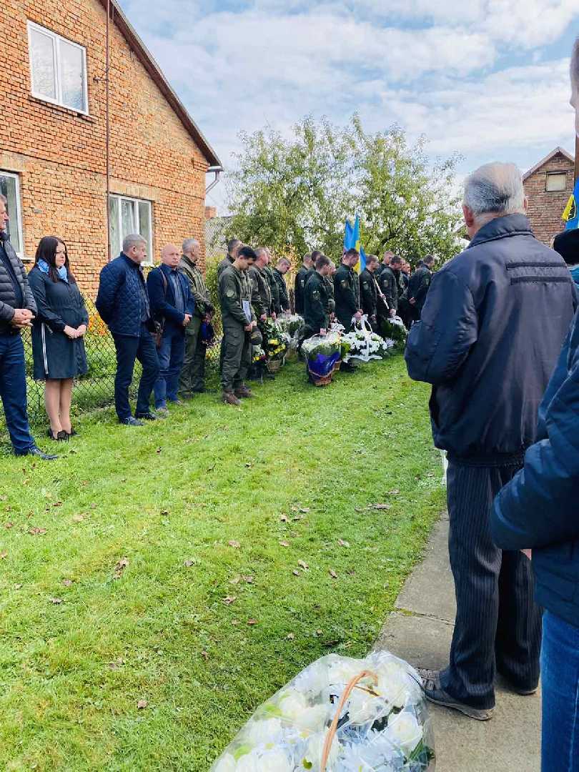 На Червоноградщині в останню путь провели учасника АТО